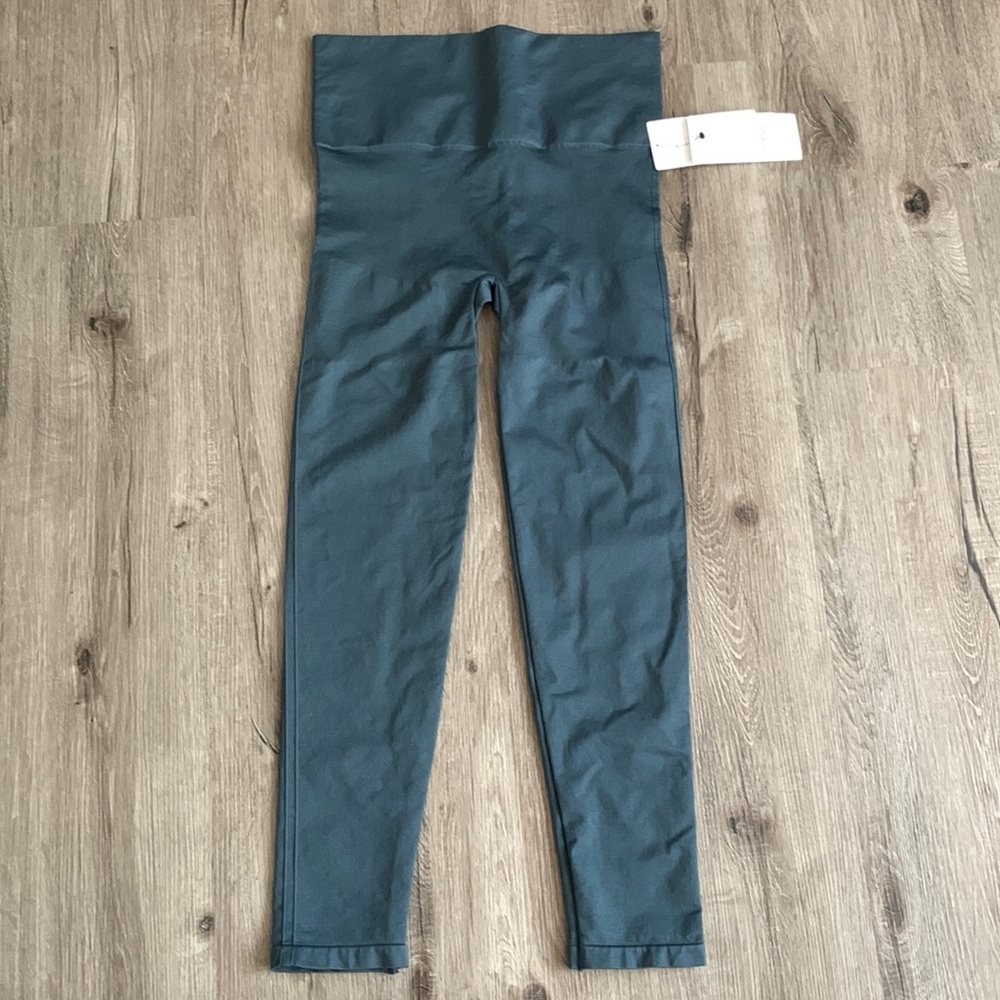 ❗️SOLD BLANQI capri leggings